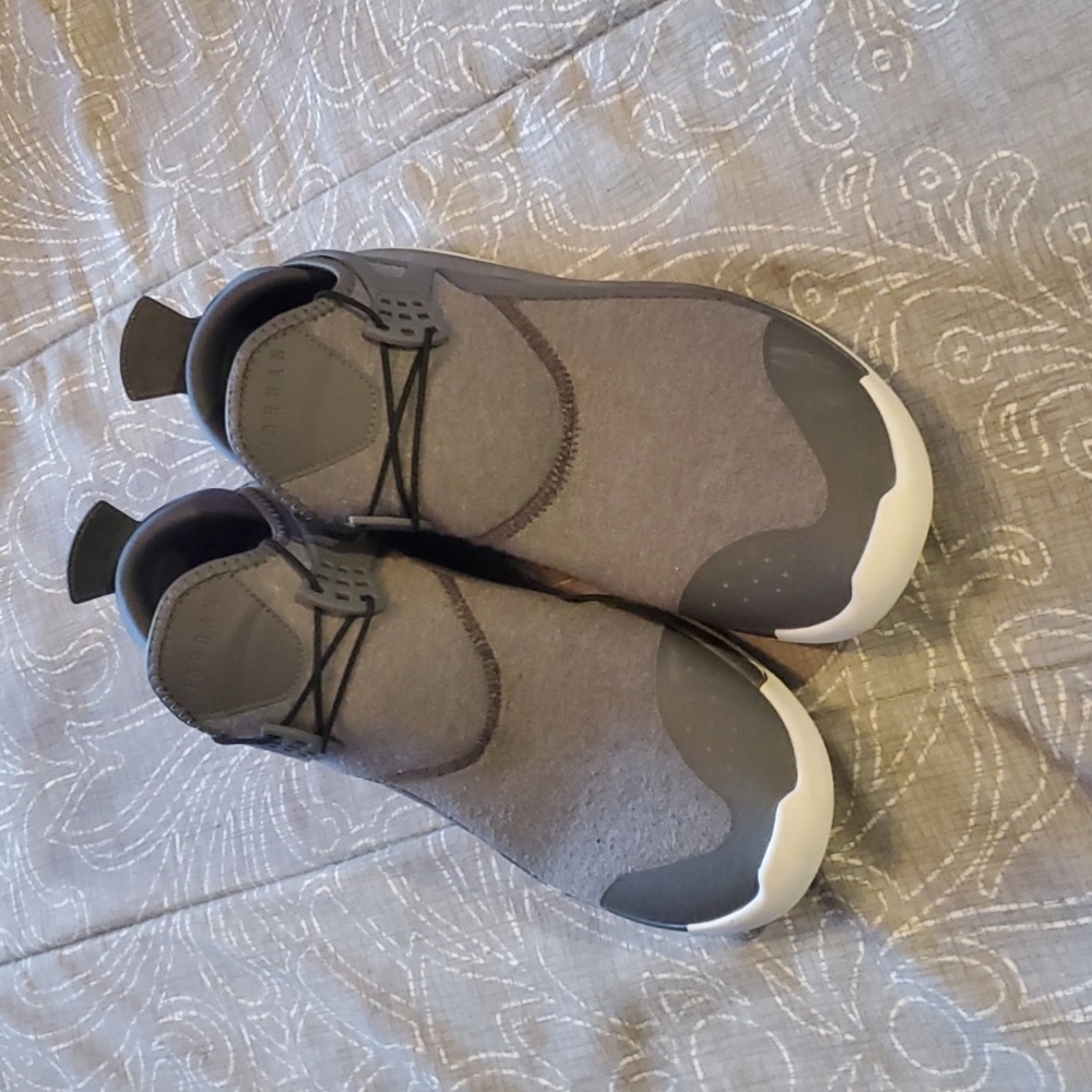 Grey Jordan size 12